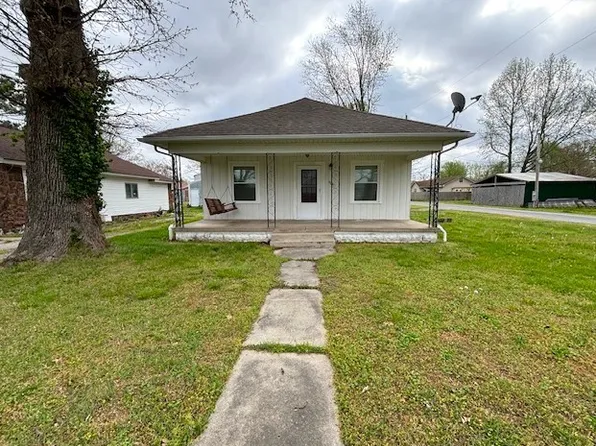 604 N Bush Ave, Hurst, IL 62949