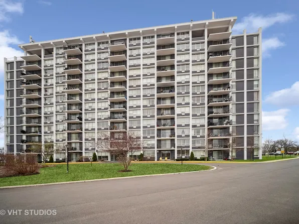 8815 W Golf Rd APT 11D, Niles, IL 60714