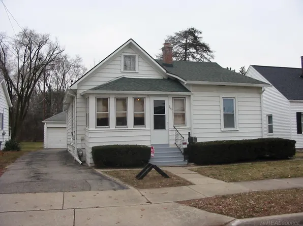 7867 Ruby St, Utica, MI 48317