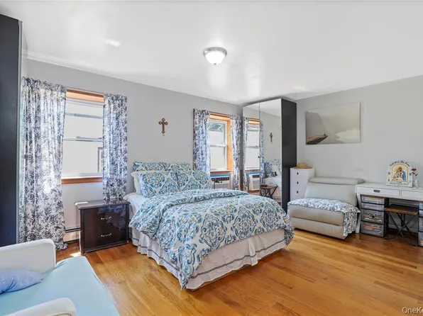 65-36 Metropolitan Avenue image 11 of 33