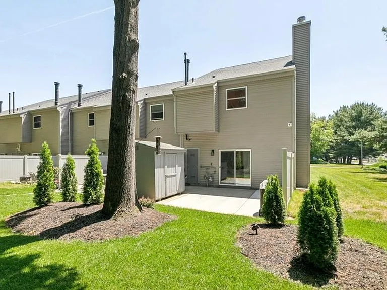 11 Harbor Dr — Photo 25
