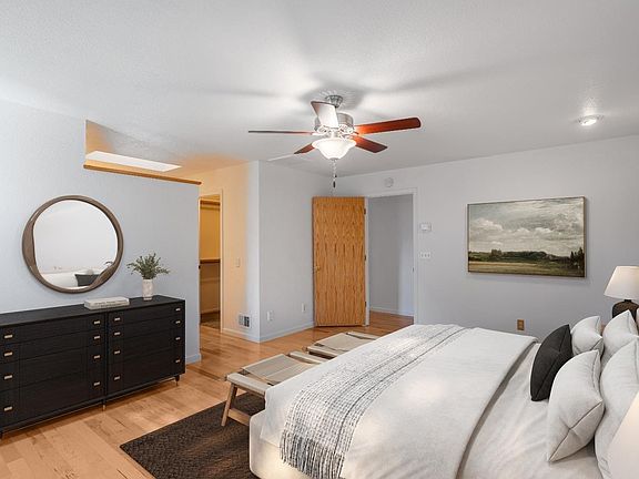 3rd image of 2100 Sherwood Ave APT D