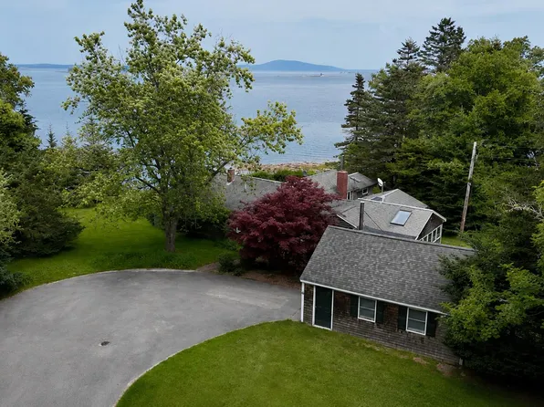 11 Prospero Lane, Brooklin, ME 04616
