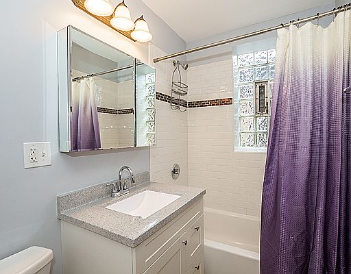 5th image of 1106 W Dickens Ave #1