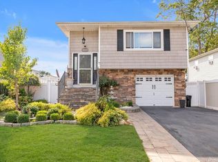 214 Colonial Rd, West Babylon, NY 11704