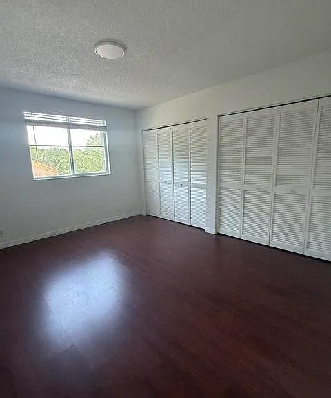 686 Lone Pine Ln — Photo 16