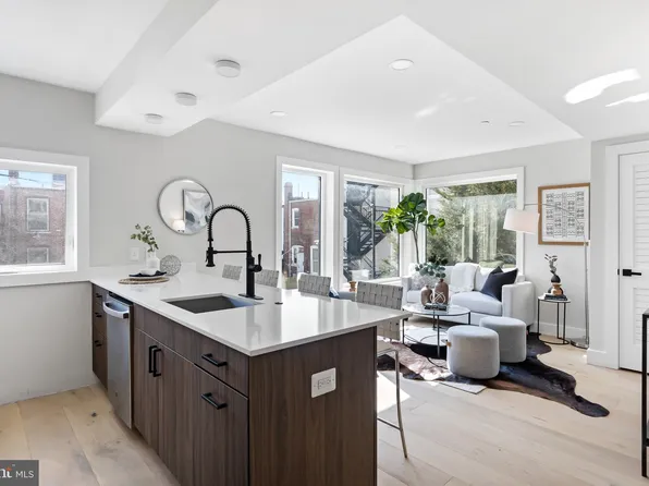 919 12th St NE #205, Washington, DC 20002