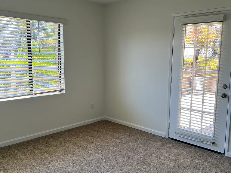 1677 Melrose Ave #B — Photo 20