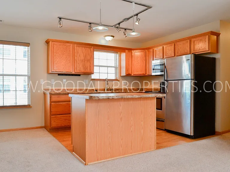 15221 Alpine Dr — Photo 3