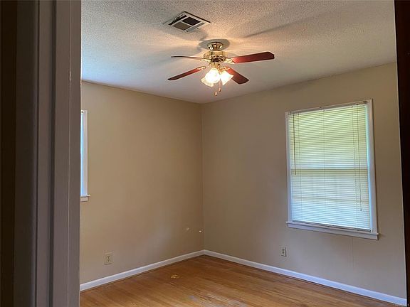 2nd image of 110 Linda Ln