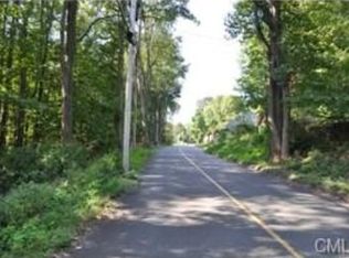 15 Hi Barlow Rd, Newtown, CT 06470