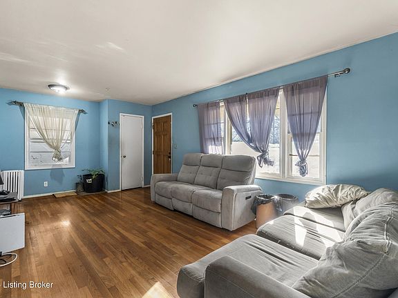 4th image of 325 E Southside Ct