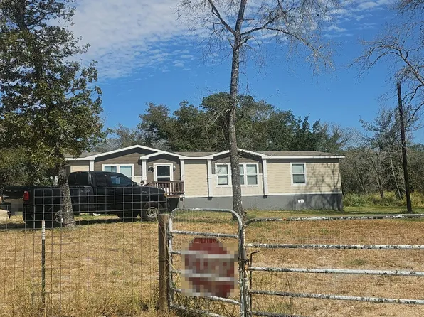 4011 Native Oak Dr, Elmendorf, TX 78112