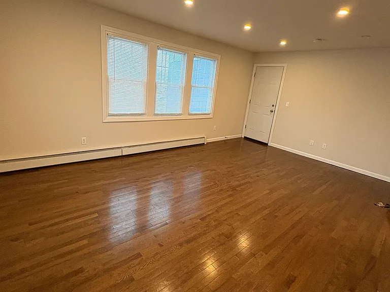 187 Longview Ave #2 — Photo 3