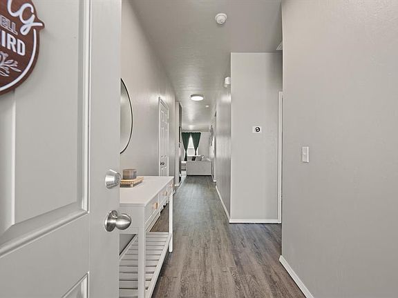 3rd image of 443 Fox Den Dr