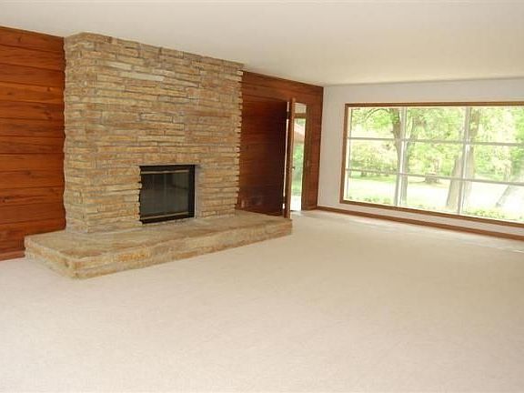 4th image of 3006 W Riverland Dr