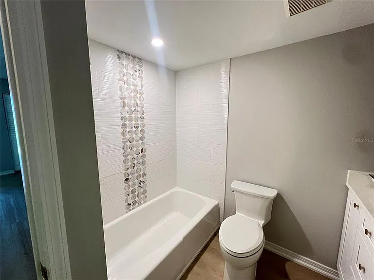 4890 Bay St NE #127 — Photo 14