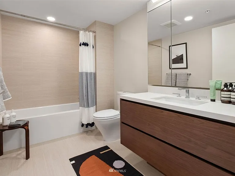 121 Stewart St #1002 — Photo 10