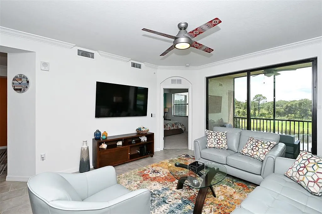 3 bed, 2.0 bath, 1500 sqft, $3,200 — Photo 4