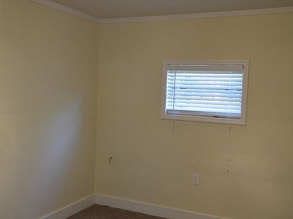 3rd image of 1825 SE 49th Dr