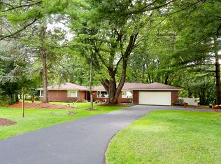 210C Braeburn Rd, Barrington, IL 60010