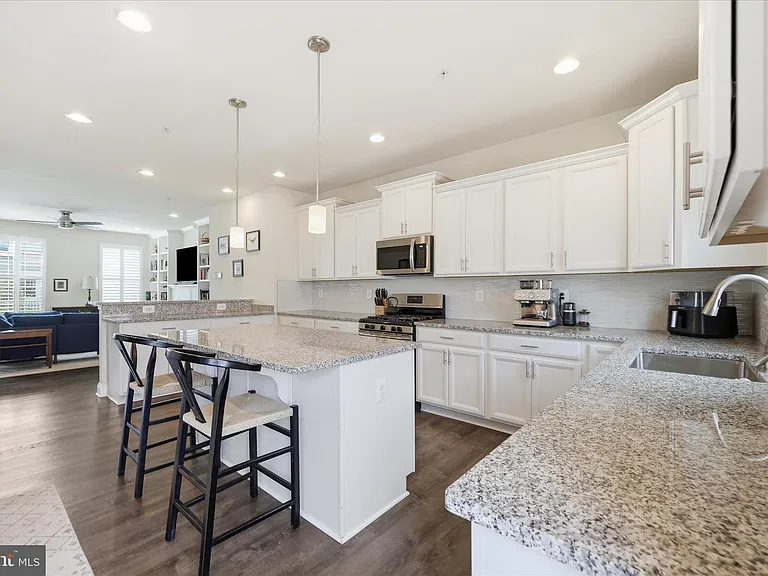 5060 Judicial Way — Photo 17