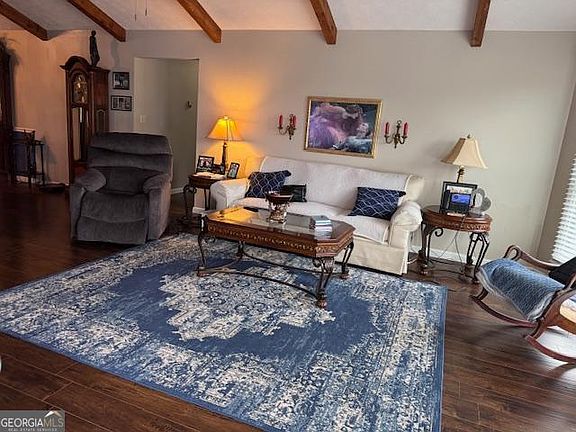 4th image of 462 Oakwood Dr