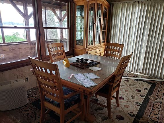 5th image of 66 Pinepoint Dr