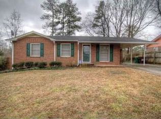 891 Longleaf Dr, Forest Park, GA 30297
