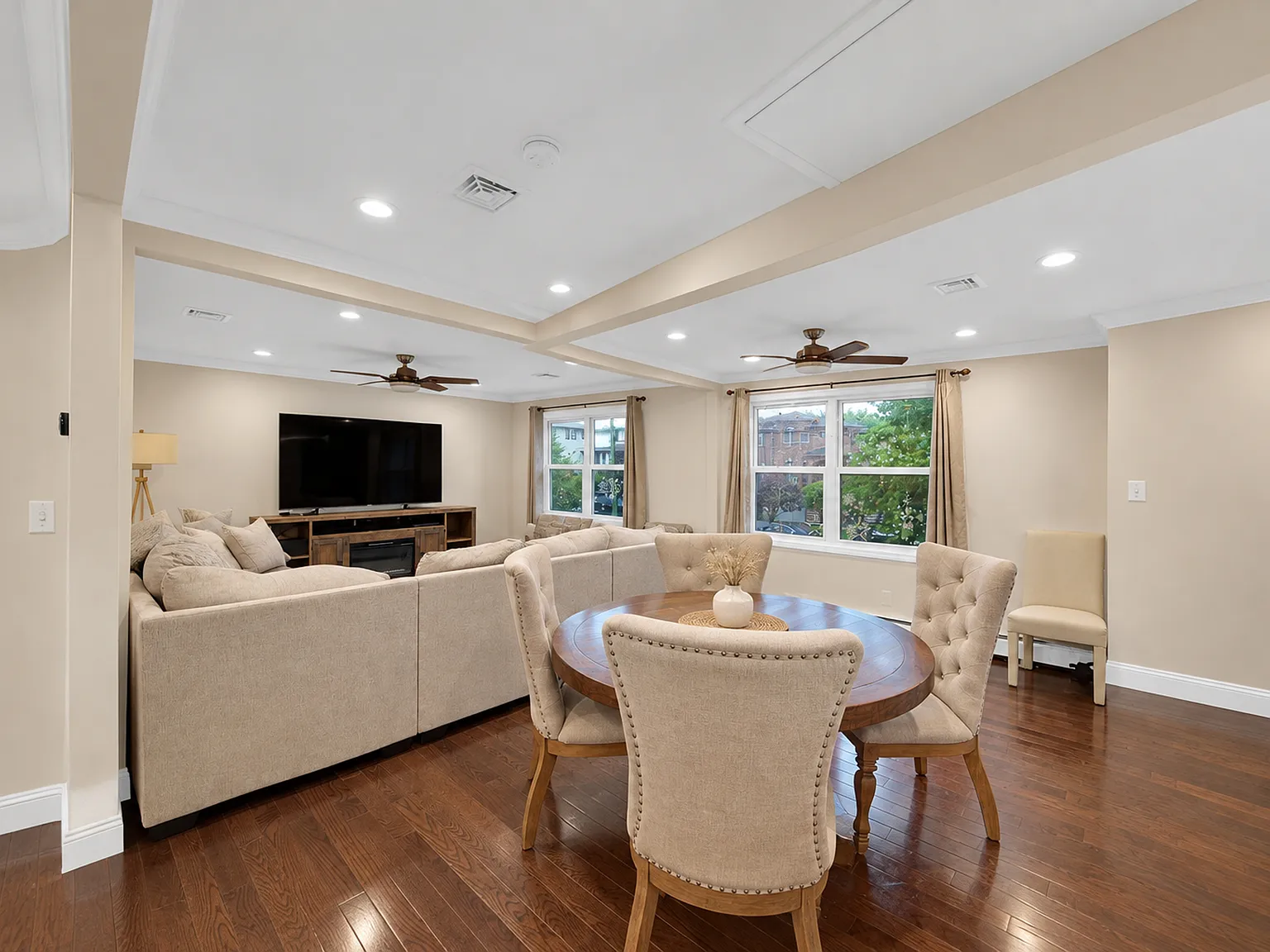 3 bed, 1800 sqft, $3,800 — Photo 3