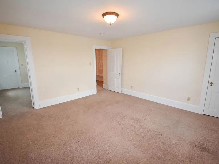 309 Center St — Photo 17