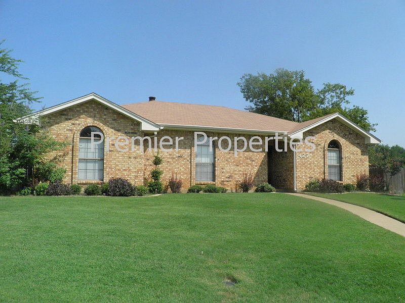 1st image of 427 Northwood Trl