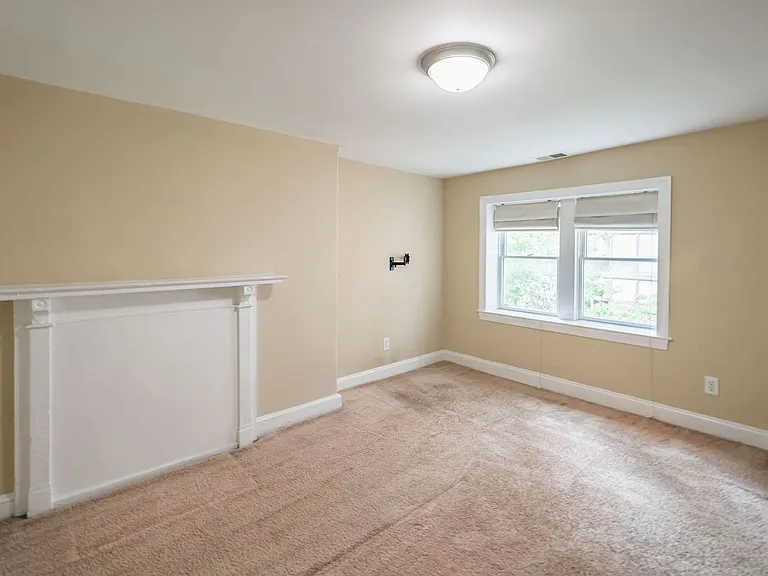 535 Spruce St — Photo 13