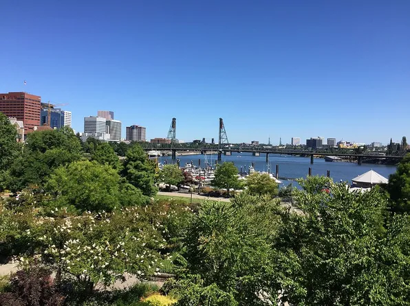 1900 S River Dr Unit N302, Portland, OR 97201
