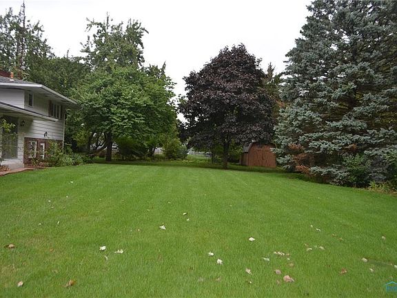 5th image of 26524 Fort Meigs Ct