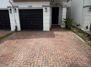 7902 NW 107th Ct, Doral, FL 33178