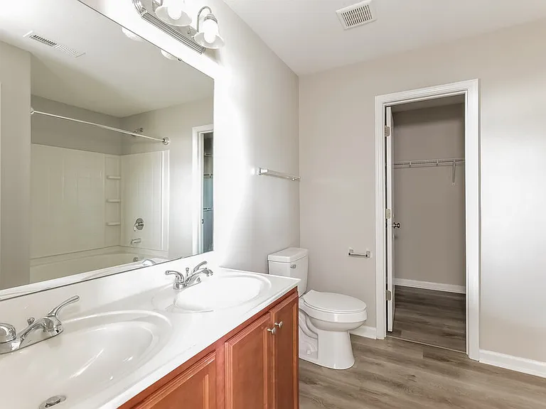 2728 Maybrook Crossing Dr — Photo 14