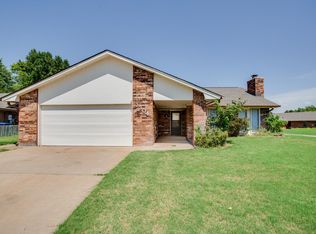 2304 Single Tree Ln, Enid, OK 73703