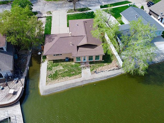 4th image of 900 Lakeshore Dr