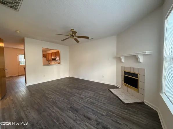 980 W Pueblo Drive, Jacksonville, NC 28546