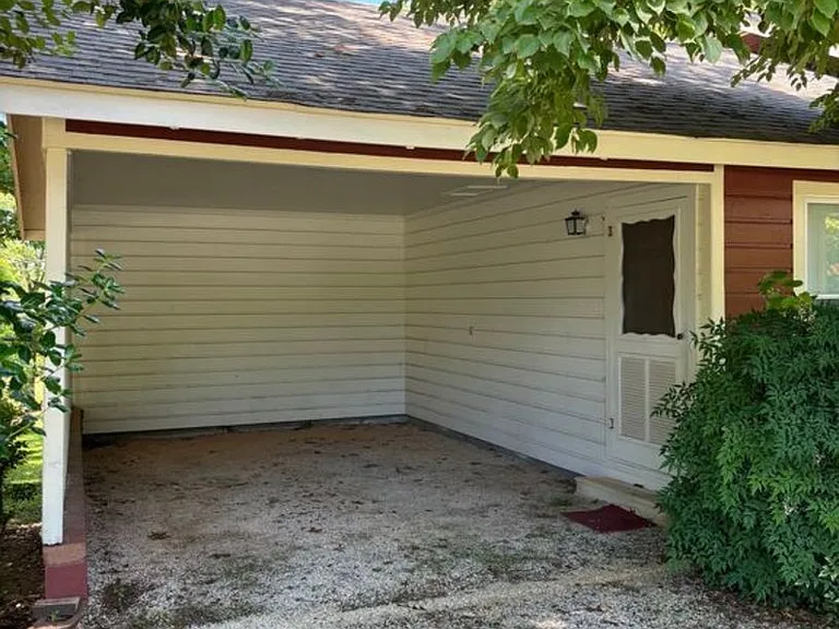521 N Howard Ave — Photo 3