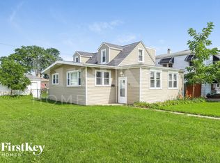 7803 Central Ave, Burbank, IL 60459