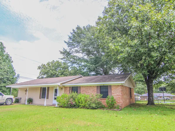 13 Angela Dr, Columbus, MS 39702