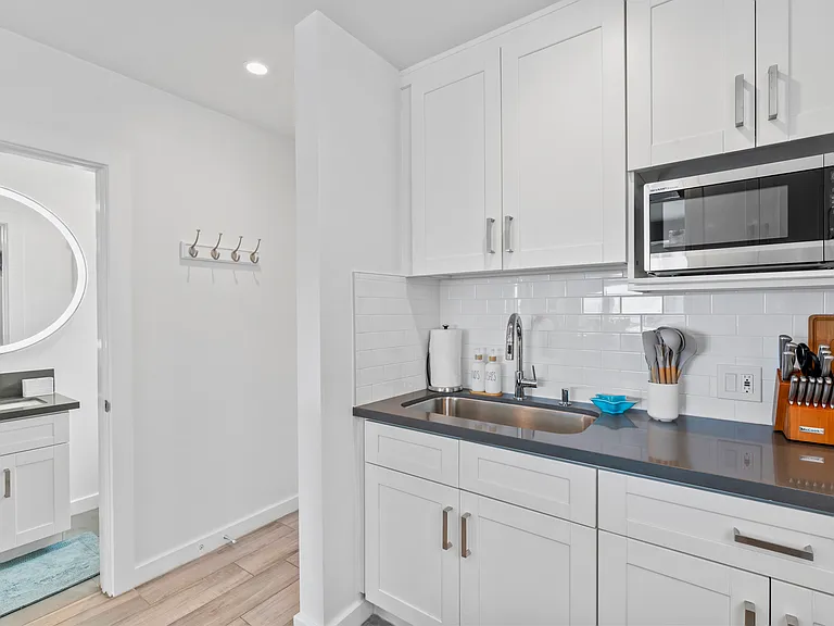 2930 S Coast Hwy #5 — Photo 10
