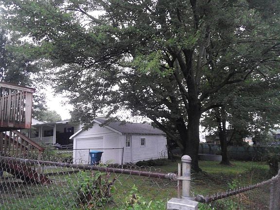 5th image of 2928 Endicott Ave