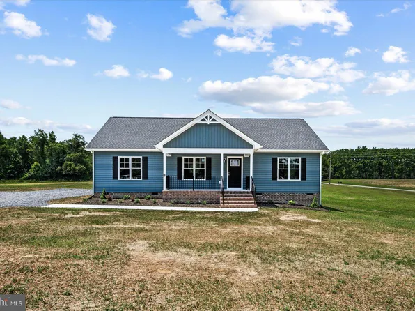 136 Oswald Ln, Dunnsville, VA 22454