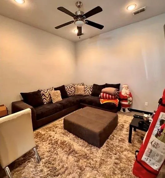 1316 E Balboa Ave — Photo 20
