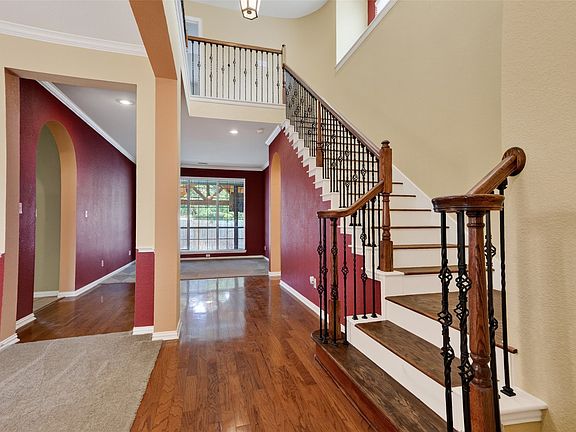3rd image of 6421 Field Crest Ln