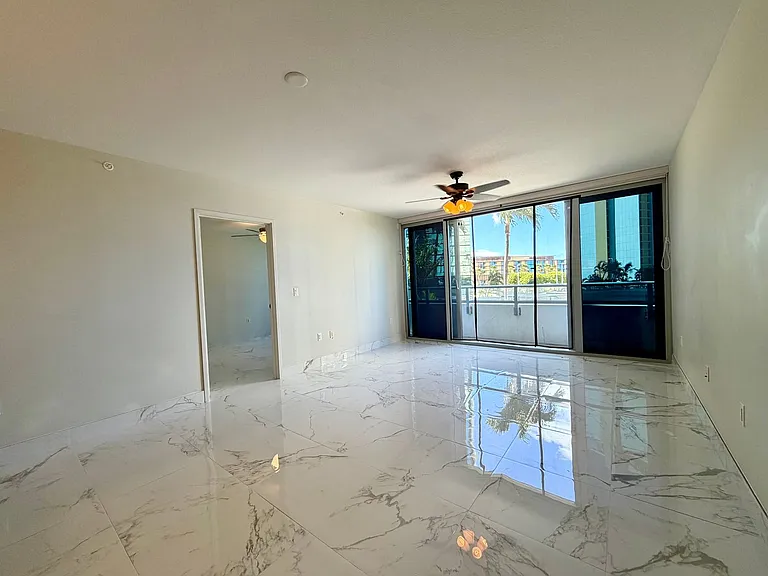 1189 Waimanu St #703 — Photo 4