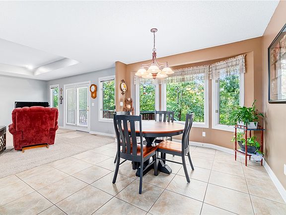 3rd image of 16 Milford Ln